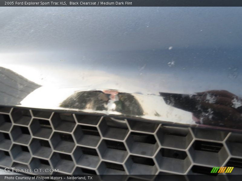 Black Clearcoat / Medium Dark Flint 2005 Ford Explorer Sport Trac XLS