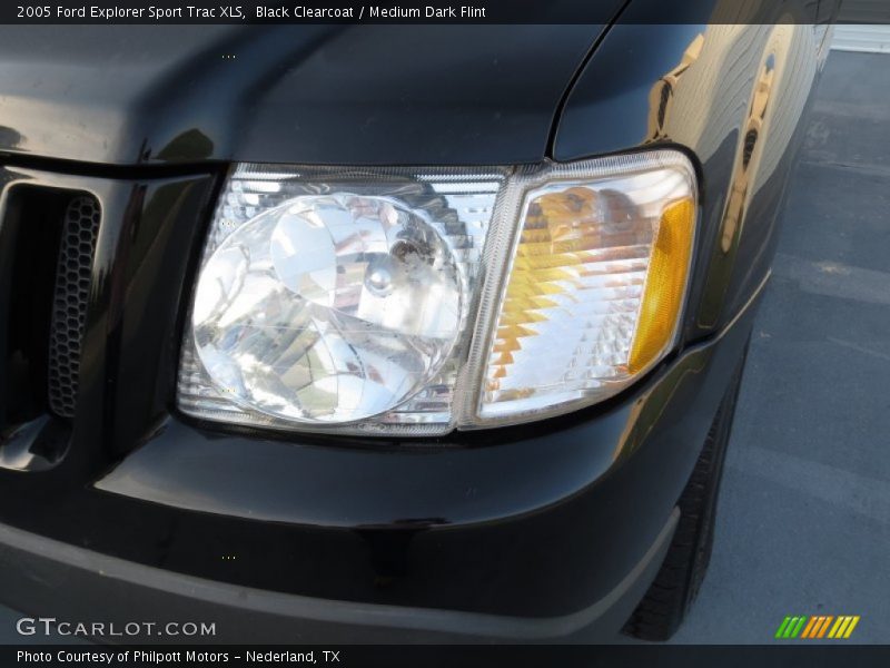 Black Clearcoat / Medium Dark Flint 2005 Ford Explorer Sport Trac XLS