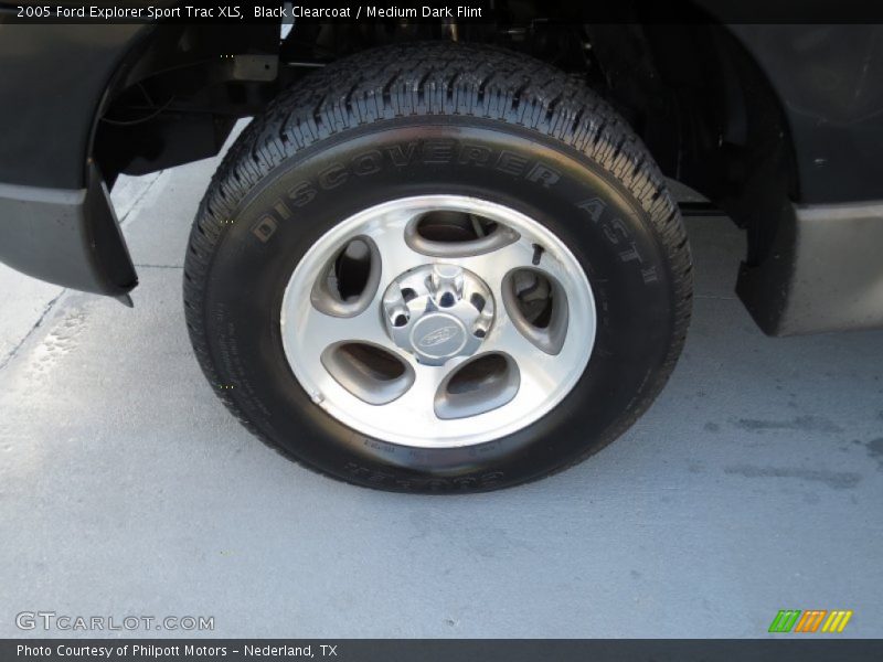 Black Clearcoat / Medium Dark Flint 2005 Ford Explorer Sport Trac XLS