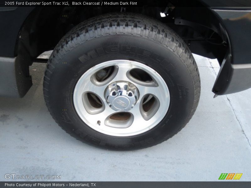 Black Clearcoat / Medium Dark Flint 2005 Ford Explorer Sport Trac XLS