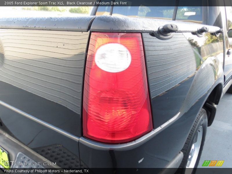 Black Clearcoat / Medium Dark Flint 2005 Ford Explorer Sport Trac XLS