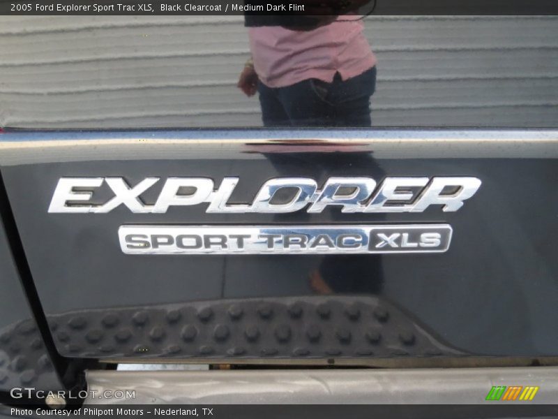 Black Clearcoat / Medium Dark Flint 2005 Ford Explorer Sport Trac XLS