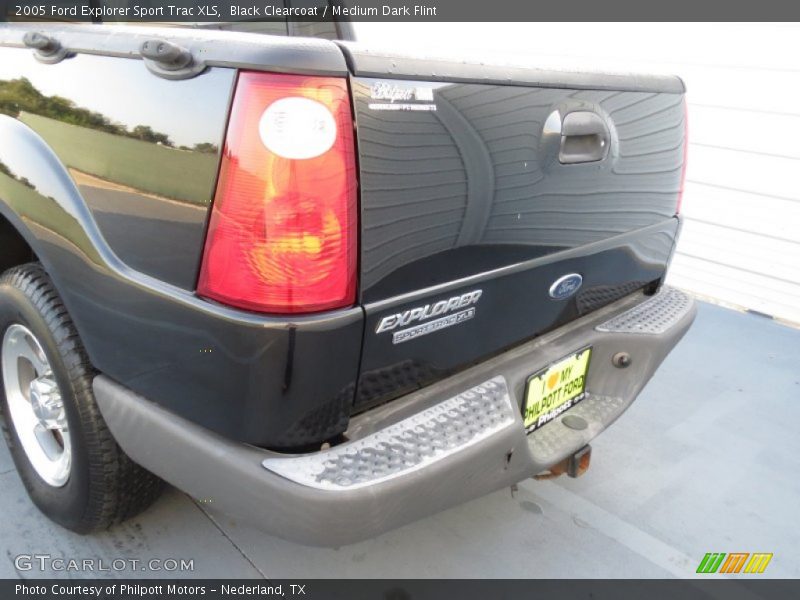Black Clearcoat / Medium Dark Flint 2005 Ford Explorer Sport Trac XLS