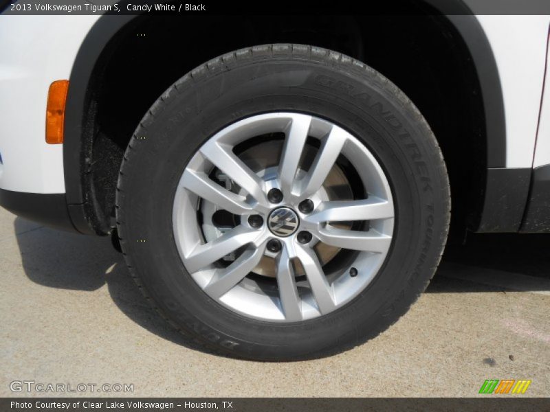 Candy White / Black 2013 Volkswagen Tiguan S