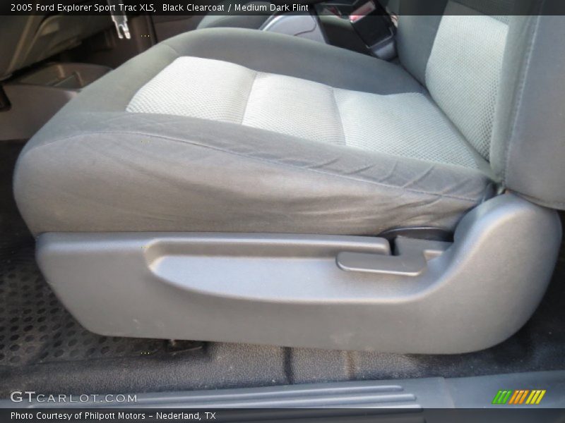 Black Clearcoat / Medium Dark Flint 2005 Ford Explorer Sport Trac XLS