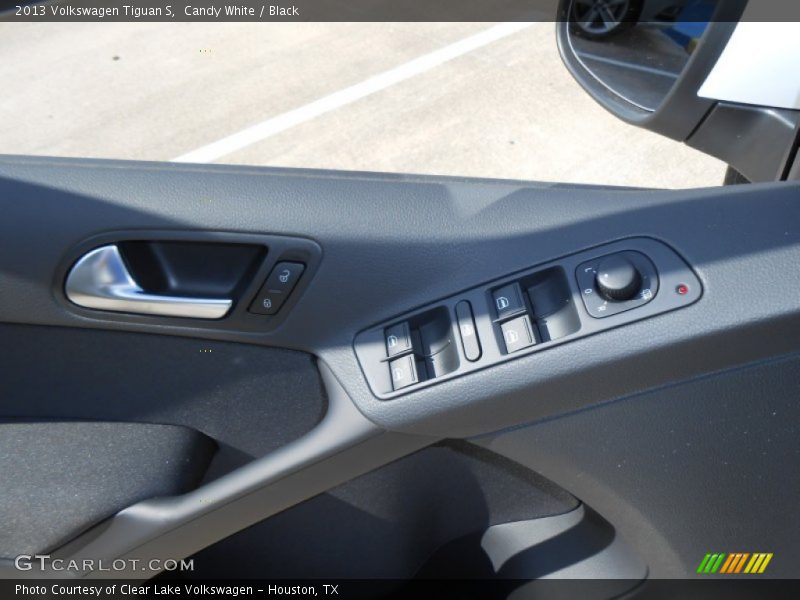 Candy White / Black 2013 Volkswagen Tiguan S