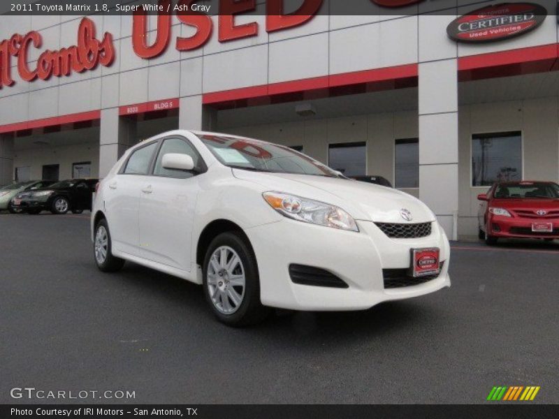 Super White / Ash Gray 2011 Toyota Matrix 1.8