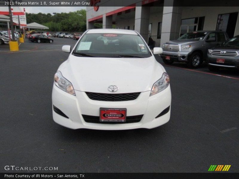 Super White / Ash Gray 2011 Toyota Matrix 1.8