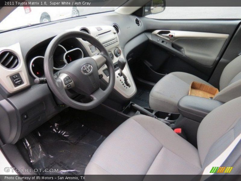 Super White / Ash Gray 2011 Toyota Matrix 1.8