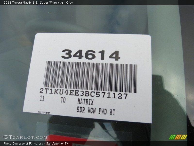 Super White / Ash Gray 2011 Toyota Matrix 1.8