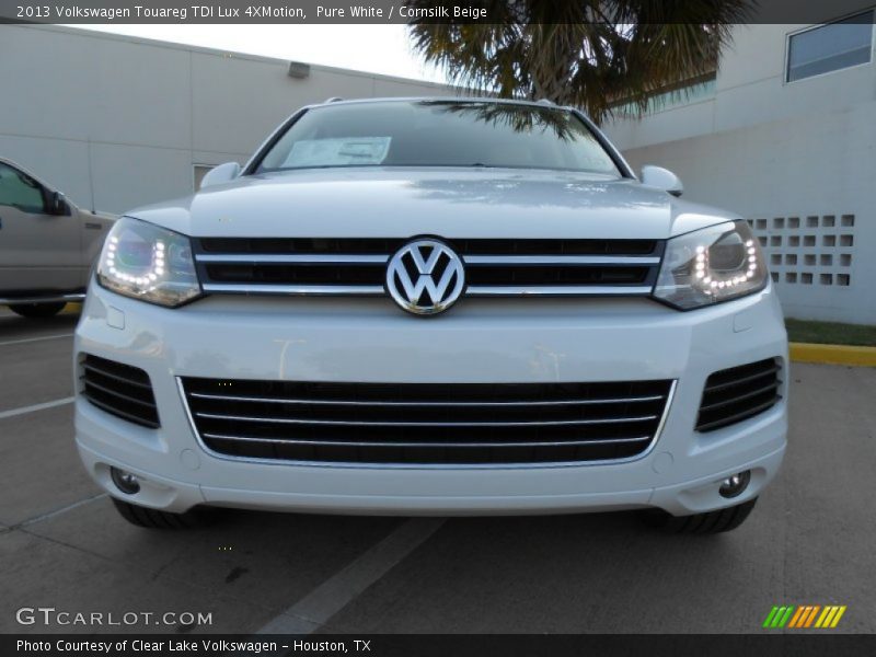 Pure White / Cornsilk Beige 2013 Volkswagen Touareg TDI Lux 4XMotion