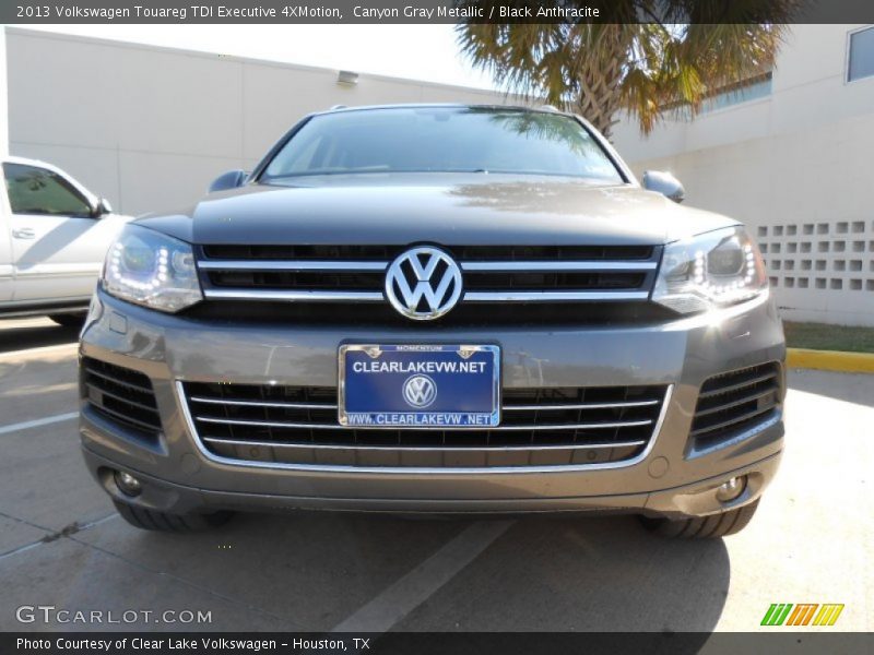 Canyon Gray Metallic / Black Anthracite 2013 Volkswagen Touareg TDI Executive 4XMotion