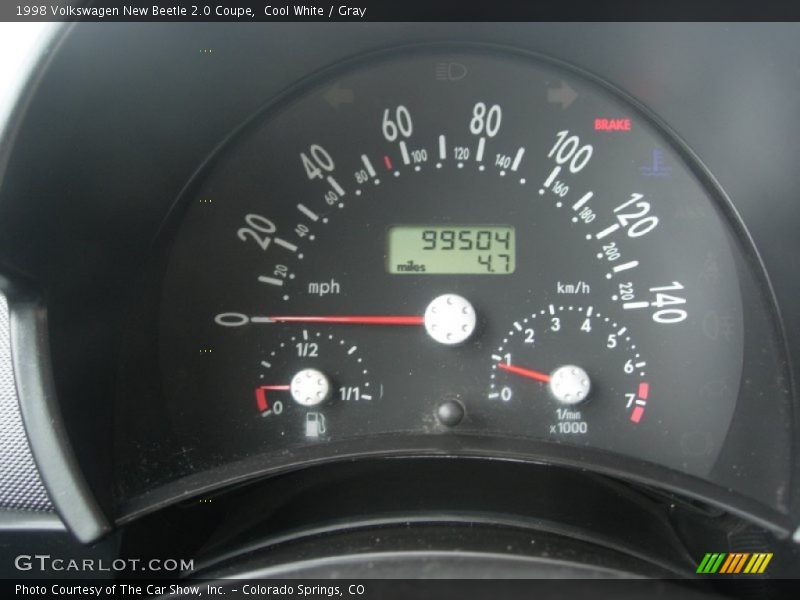 Cool White / Gray 1998 Volkswagen New Beetle 2.0 Coupe