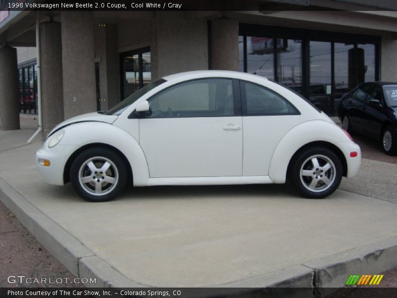 Cool White / Gray 1998 Volkswagen New Beetle 2.0 Coupe