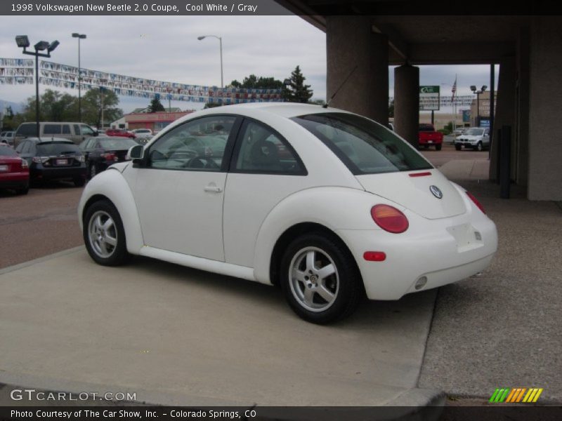 Cool White / Gray 1998 Volkswagen New Beetle 2.0 Coupe