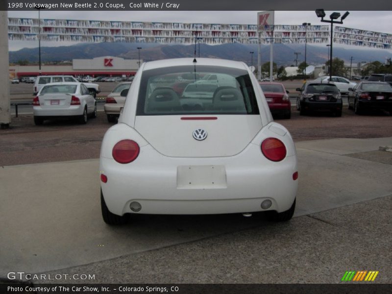 Cool White / Gray 1998 Volkswagen New Beetle 2.0 Coupe