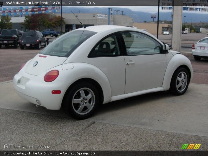 Cool White / Gray 1998 Volkswagen New Beetle 2.0 Coupe