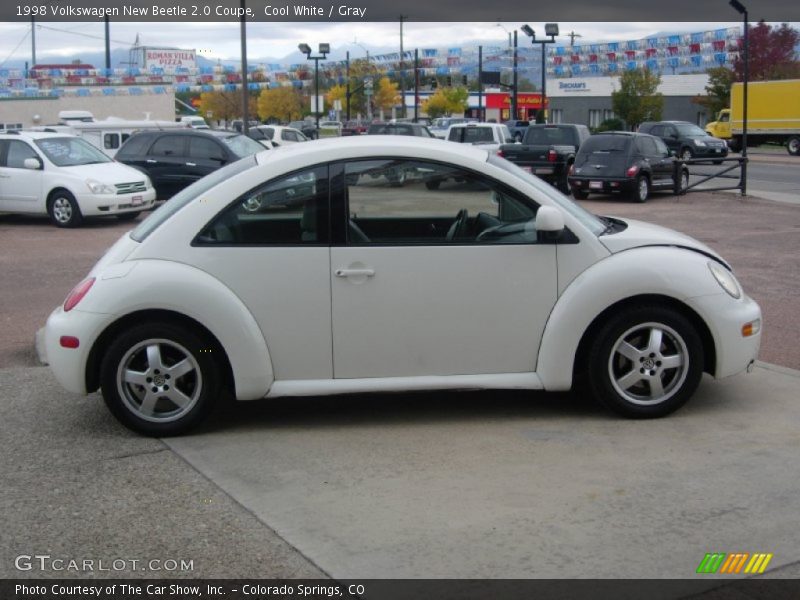 Cool White / Gray 1998 Volkswagen New Beetle 2.0 Coupe