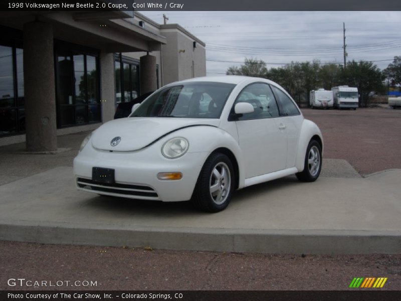 Cool White / Gray 1998 Volkswagen New Beetle 2.0 Coupe