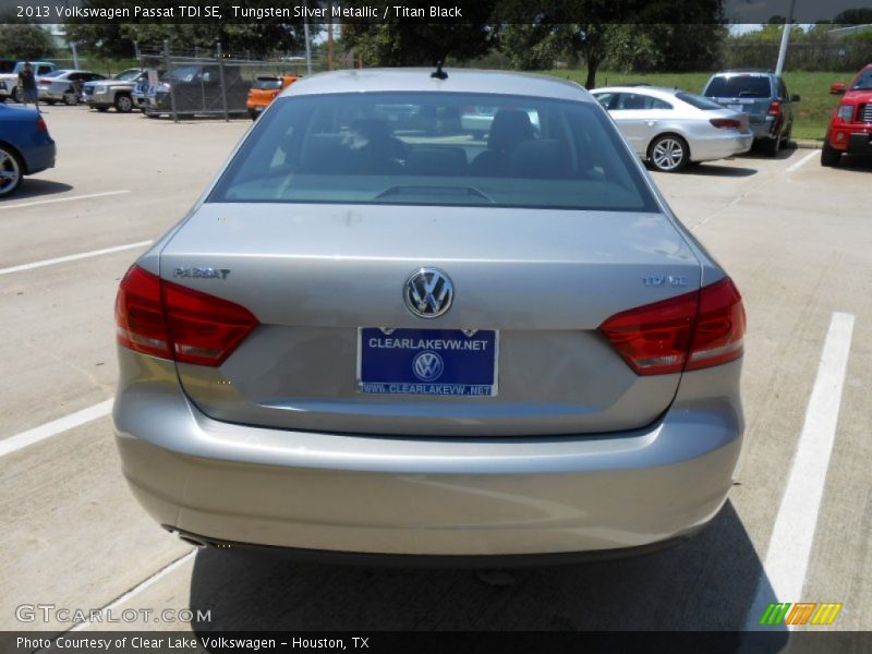 Tungsten Silver Metallic / Titan Black 2013 Volkswagen Passat TDI SE