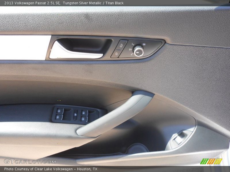 Tungsten Silver Metallic / Titan Black 2013 Volkswagen Passat 2.5L SE