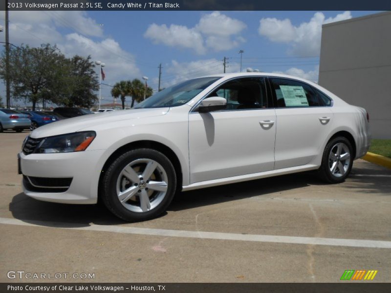 Candy White / Titan Black 2013 Volkswagen Passat 2.5L SE