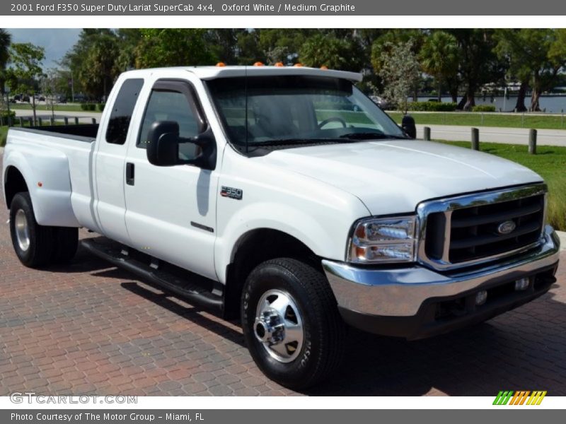 Front 3/4 View of 2001 F350 Super Duty Lariat SuperCab 4x4
