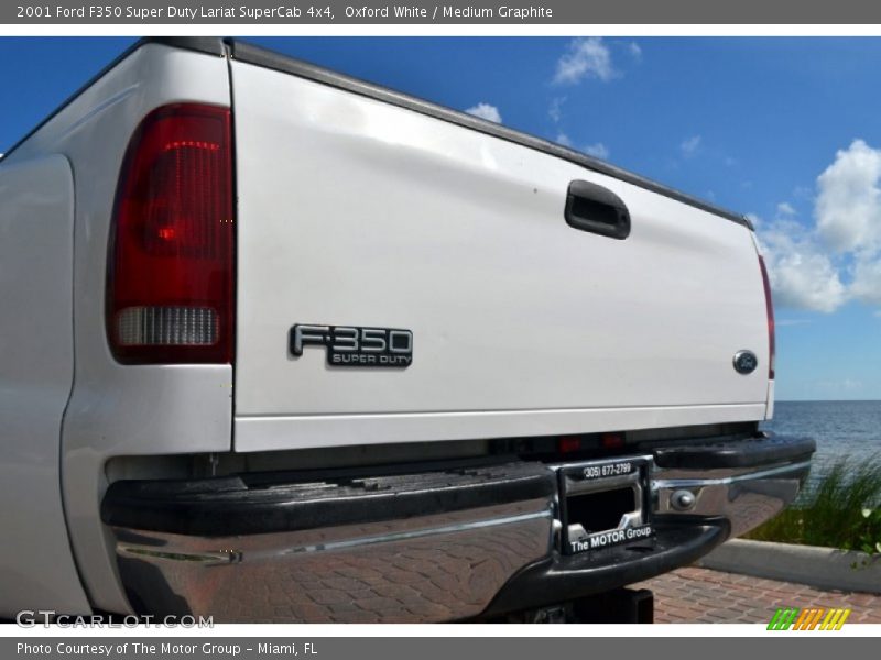 Oxford White / Medium Graphite 2001 Ford F350 Super Duty Lariat SuperCab 4x4