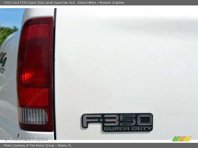 Oxford White / Medium Graphite 2001 Ford F350 Super Duty Lariat SuperCab 4x4