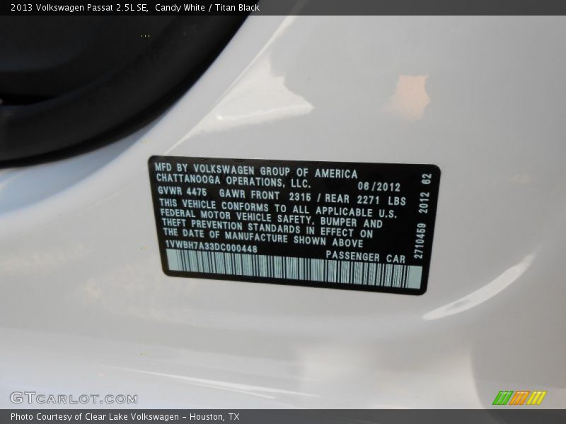 Candy White / Titan Black 2013 Volkswagen Passat 2.5L SE