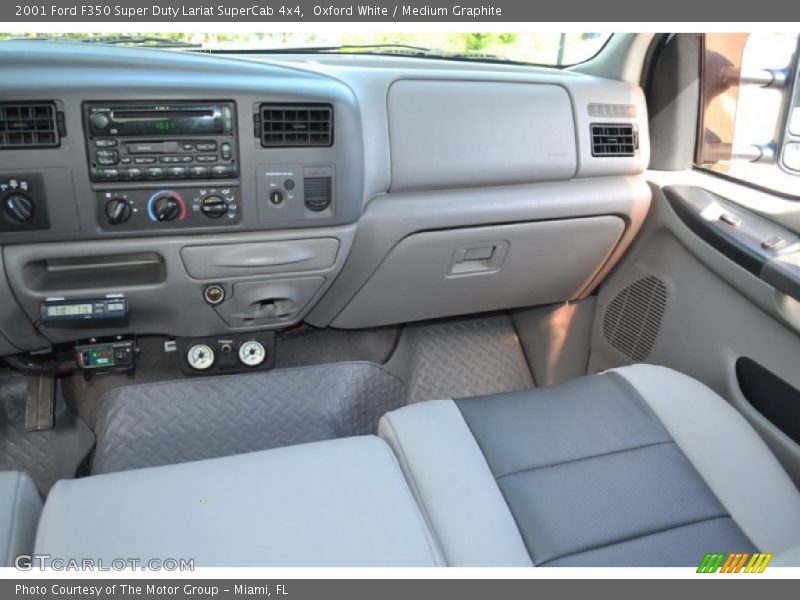 Oxford White / Medium Graphite 2001 Ford F350 Super Duty Lariat SuperCab 4x4