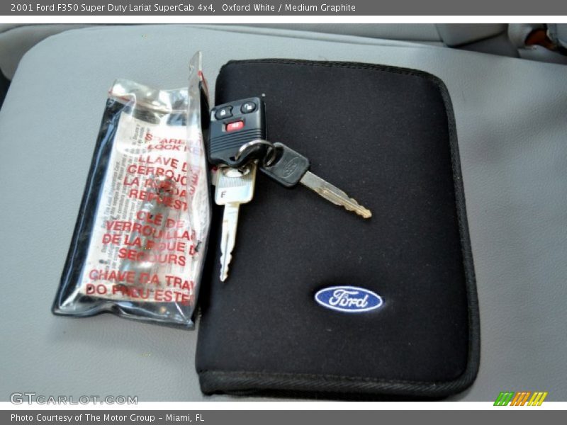 Oxford White / Medium Graphite 2001 Ford F350 Super Duty Lariat SuperCab 4x4