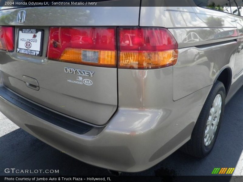 Sandstone Metallic / Ivory 2004 Honda Odyssey LX