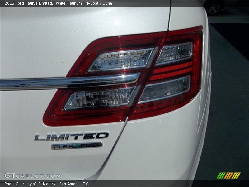 White Platinum Tri-Coat / Dune 2013 Ford Taurus Limited