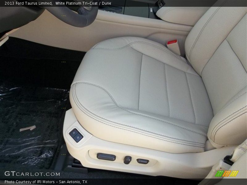 Front Seat of 2013 Taurus Limited