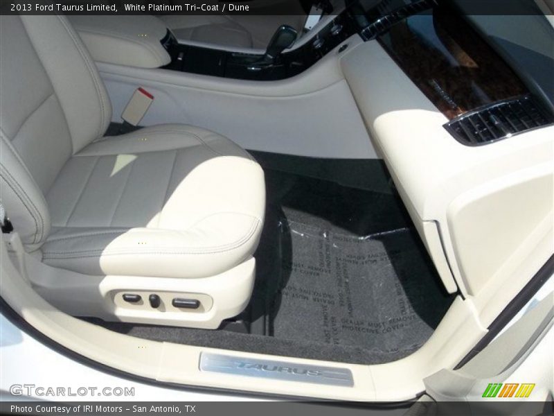 White Platinum Tri-Coat / Dune 2013 Ford Taurus Limited
