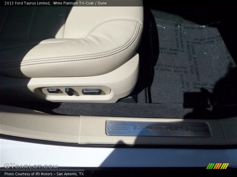 White Platinum Tri-Coat / Dune 2013 Ford Taurus Limited