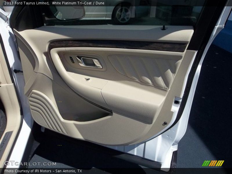 White Platinum Tri-Coat / Dune 2013 Ford Taurus Limited