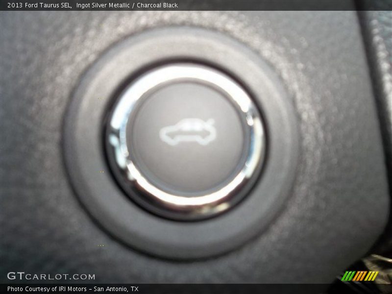 Ingot Silver Metallic / Charcoal Black 2013 Ford Taurus SEL
