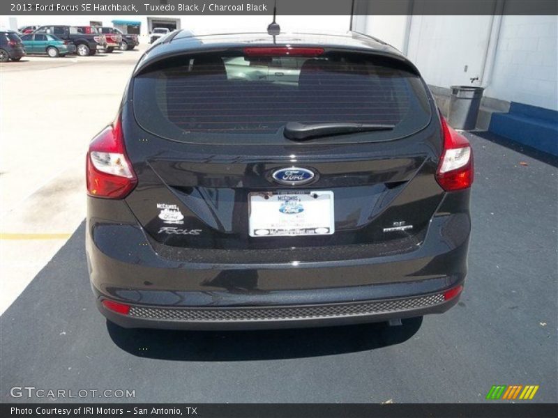 Tuxedo Black / Charcoal Black 2013 Ford Focus SE Hatchback