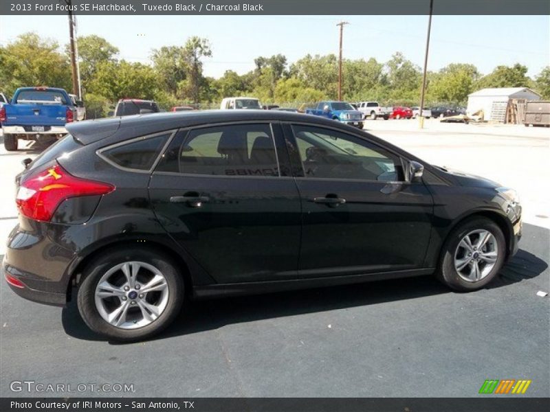 Tuxedo Black / Charcoal Black 2013 Ford Focus SE Hatchback