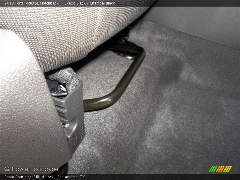 Tuxedo Black / Charcoal Black 2013 Ford Focus SE Hatchback