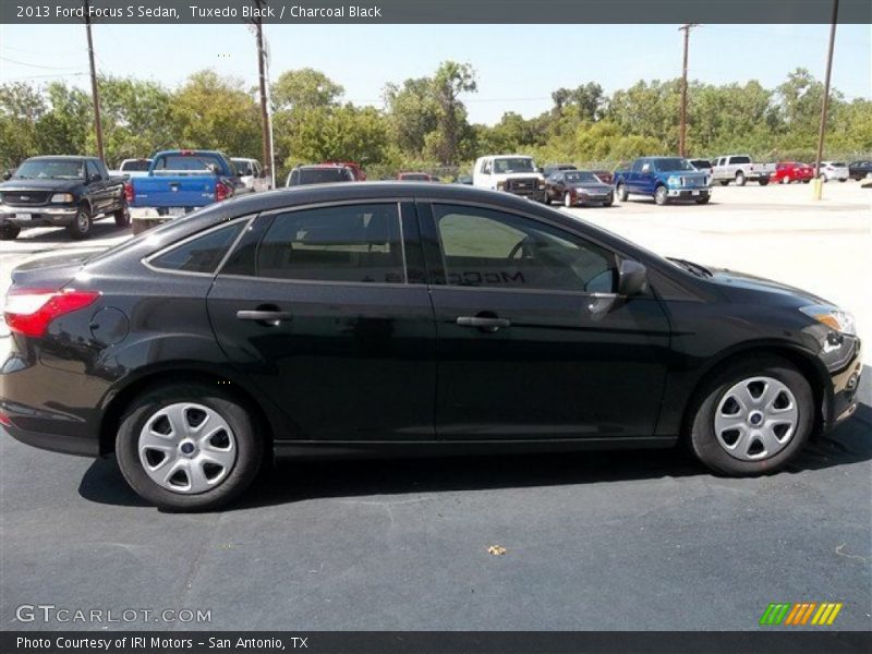 Tuxedo Black / Charcoal Black 2013 Ford Focus S Sedan