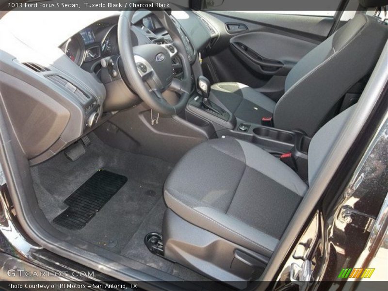 Tuxedo Black / Charcoal Black 2013 Ford Focus S Sedan