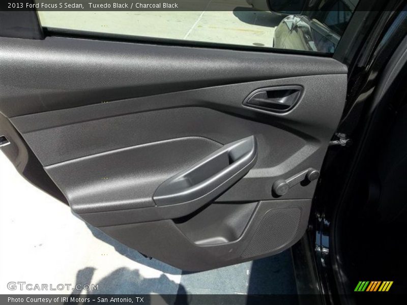 Tuxedo Black / Charcoal Black 2013 Ford Focus S Sedan