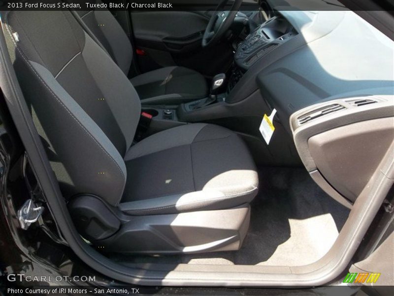 Tuxedo Black / Charcoal Black 2013 Ford Focus S Sedan
