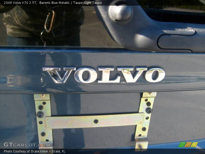 Barents Blue Metallic / Taupe/Light Taupe 2006 Volvo V70 2.5T