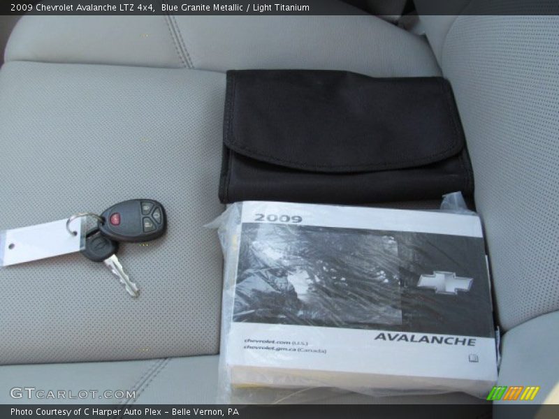 Blue Granite Metallic / Light Titanium 2009 Chevrolet Avalanche LTZ 4x4