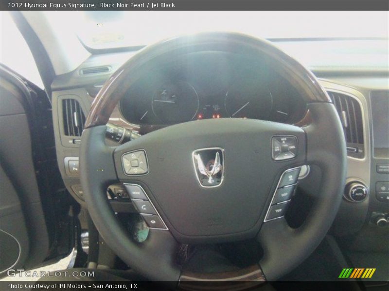 2012 Equus Signature Steering Wheel