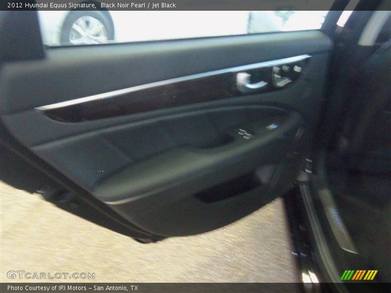 Black Noir Pearl / Jet Black 2012 Hyundai Equus Signature